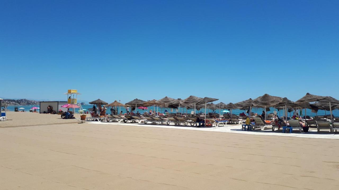 Nice Apartment In Hotel Ronda 4 First Beach Line Fuengirola Exterior foto